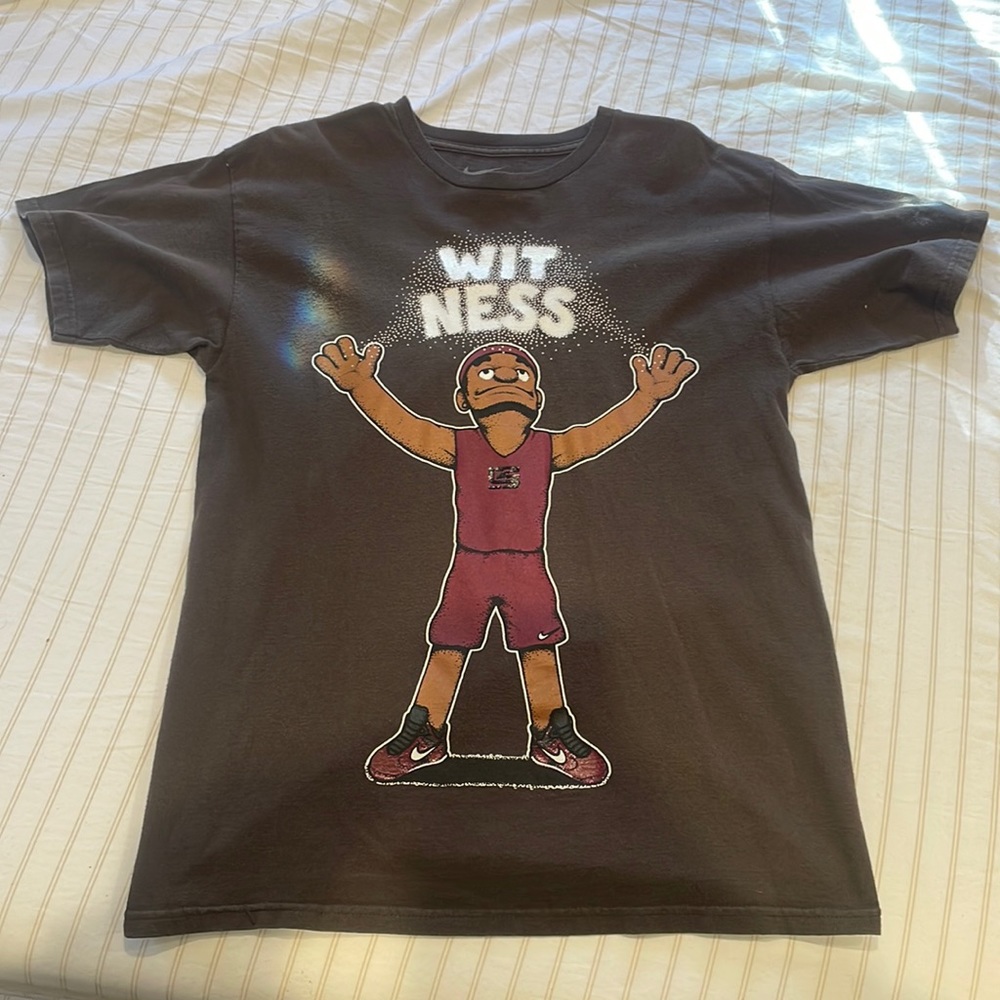 Lebron James *Rare* Nike “Witness” Tee. Mens Medium. “Standard Fit” - Mint Cond.